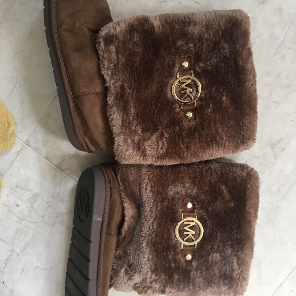 MK Shoes - Picture 2 of 2